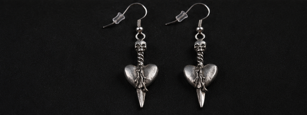 İskelet Kalp Gri Gothic Küpe